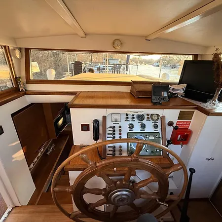 Sur Péniche à Bagatelle Appartamento *
